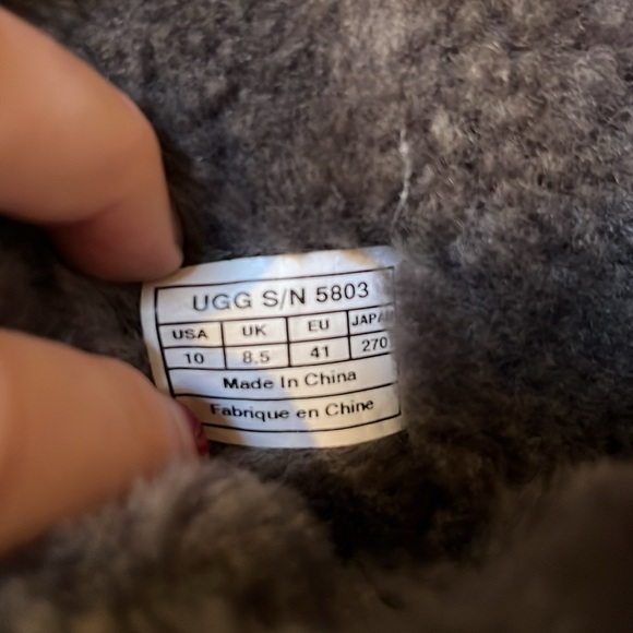 UGG Australia Bailey Button Gray Sheepskin  Winter Boots size 10 - Picture 12 of 13